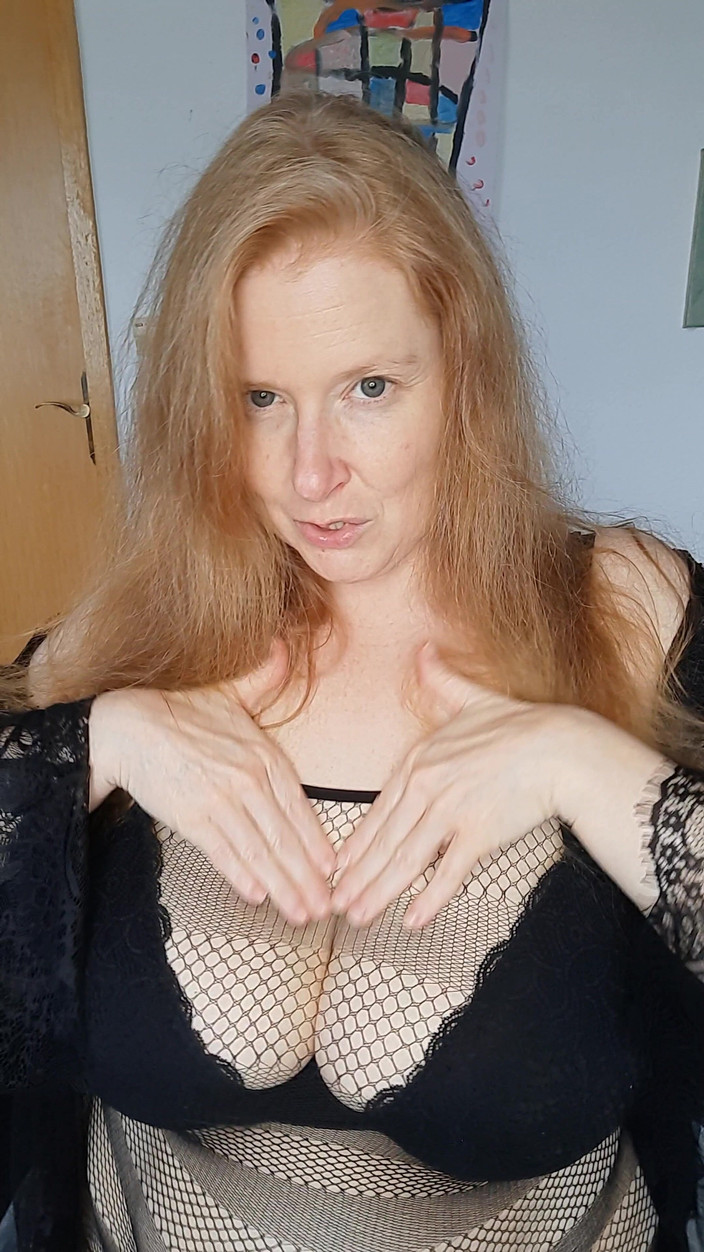 Curly_Dreams: 你喜欢网眼连衣裙吗？