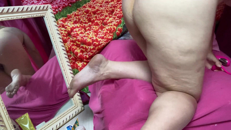 Firise: Firise menampar memeknya