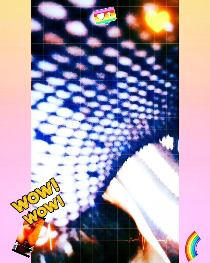 Djini: Djini dildo ile oynuyor