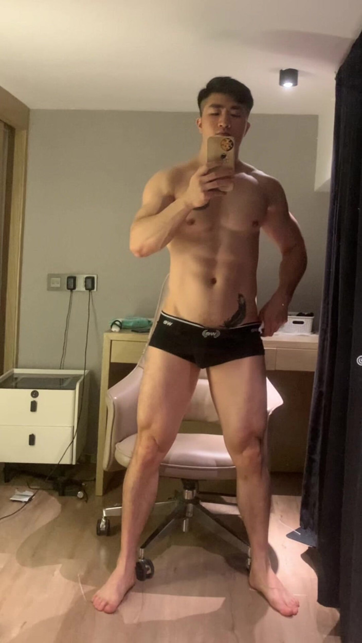 Deric DK: Deric Solo 062