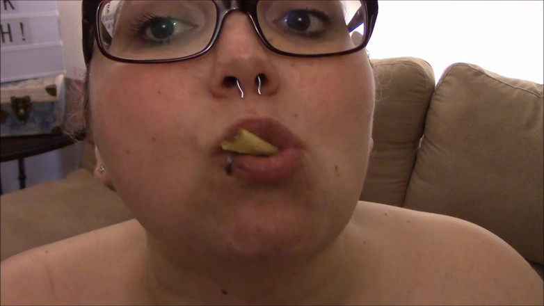 Sara Star: Chewing it up