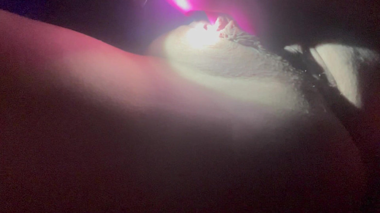 WhisperBay: Compilation di masturbazioni