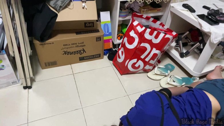 Miriam Slave: ミリアムは縛られ、くすぐられ、吸われる