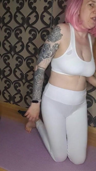 Lady Angela Workout Clothes Bare Face Bare Feet Ass Worhip Bodyworship