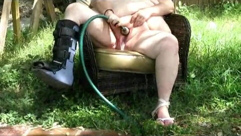 BBW nurse Vicki adventures with friends: Wearing medical boot nude masturbation with water hose