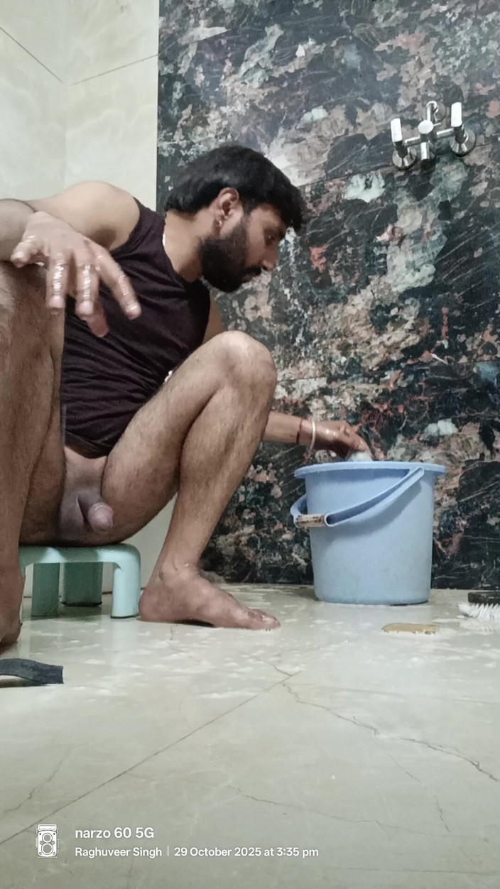 Rajasthani-old-lover: Desi čištění koupelny