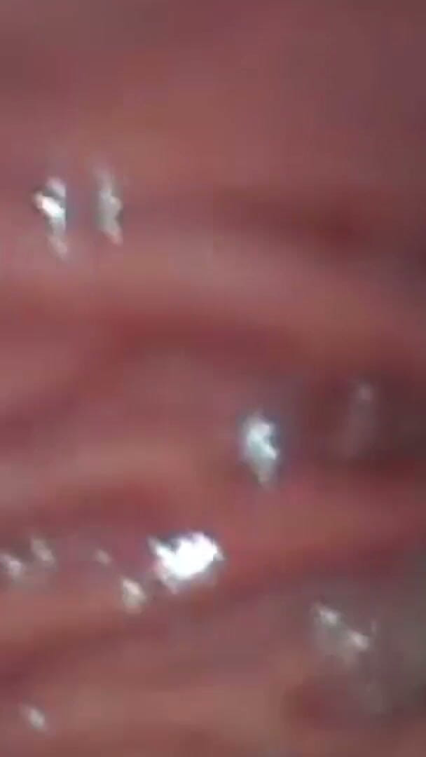 Nicoletta Embassi: أكل موزة بأسلوب صنم