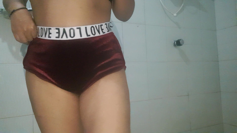 Josyandhot: 南印度女孩与大屁股抖动