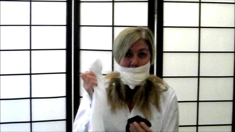 Selfgags classic: ¡Demostración de mordaza del vendedor de engranajes bondage!