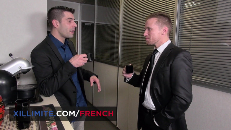 French girls at work: Patron seksi sosyal görevliyi götten sikiyor