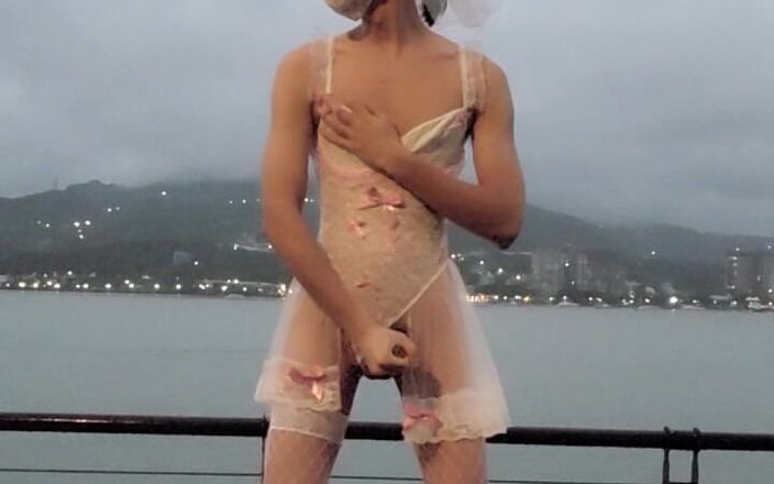 NotAFuta: Esibizionista della sposa sborra in strada