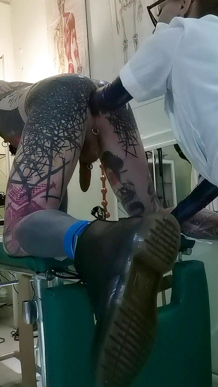 Regina Milano Dom: Enorme gape doppia mani fisting pt2