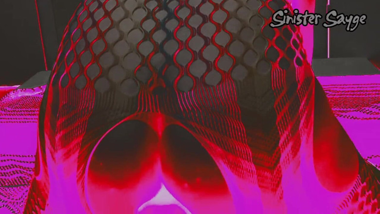 sinistersayge: Sayge Twerking em um vibrador maciço