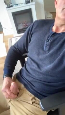 TJenner: Lunch time masturbation and I taste my cum