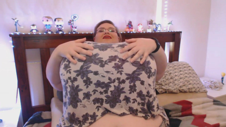 LaLaDelilah: Huge tits inflation
