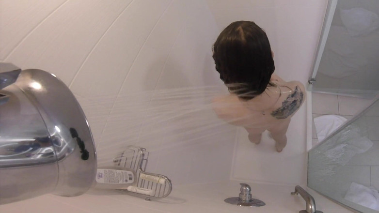 Real Amateur Sluts: Sara Indeep sexy shower!