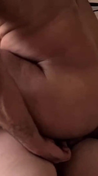 Premium - Domácí zralé porno: babička děvka je ošukaná do krku a fistována do svého velkého zadku