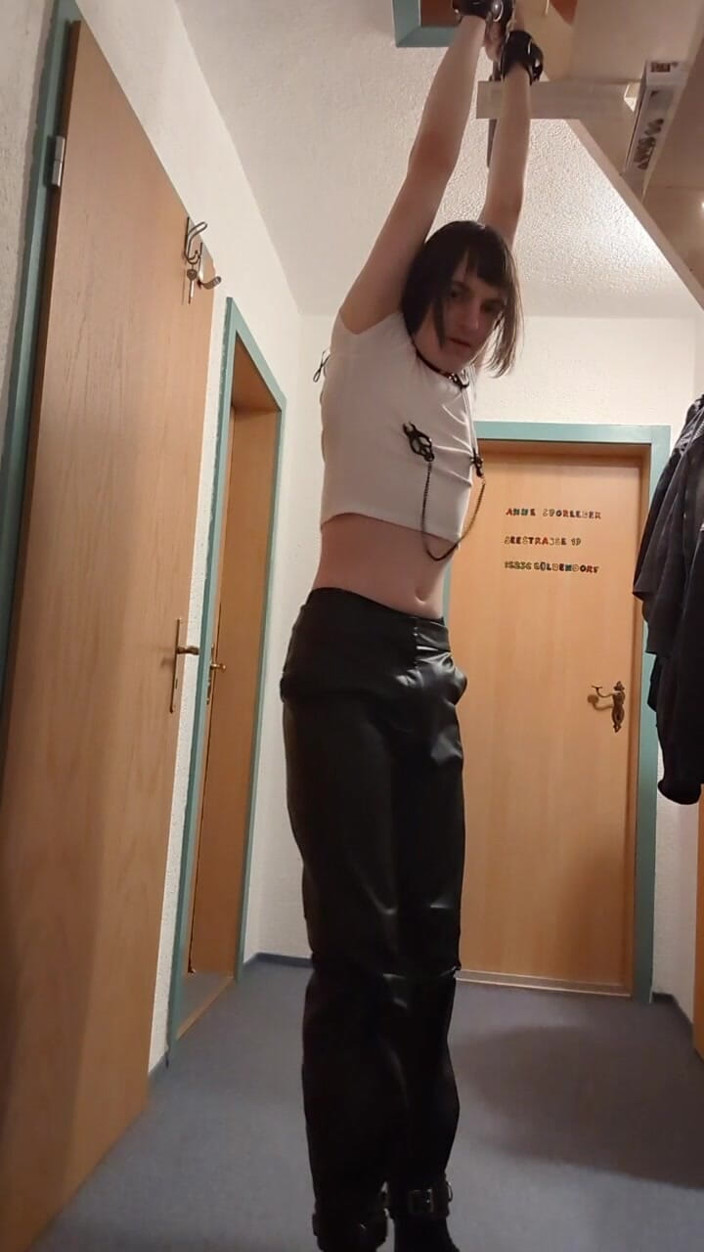 AJ_the_catgirl: Trying Out How Fun Hanging Is