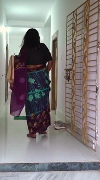 Auto Driver Fucks Beautiful Passenger Bhabhi! with Clear Audio