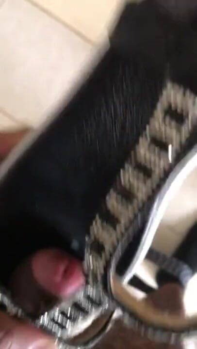 Sexy sereppu: My Wife's Sandal