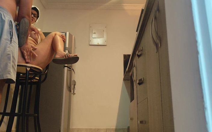 1lindapareja: Stiefvader raakt een jonge Pakistaanse stiefdochter aan in de keuken