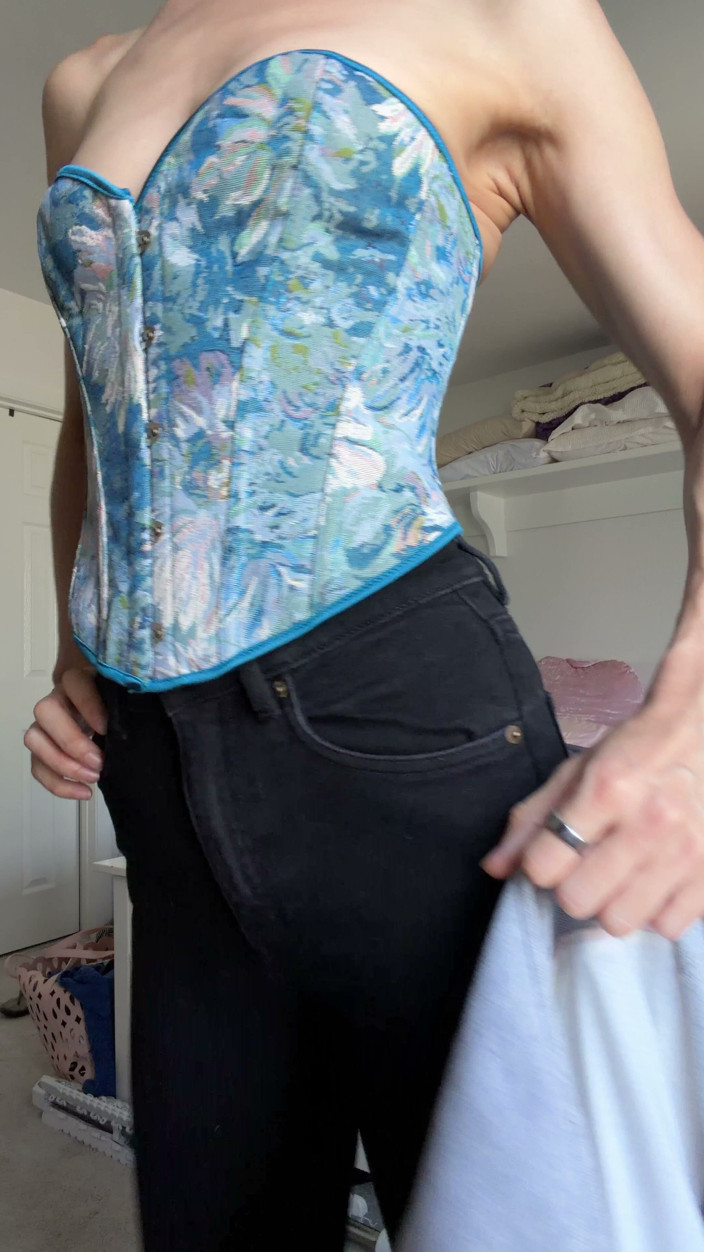 Ms_Emmy_Lynn: Sfw Corset Jeans Sexy Business Outfit