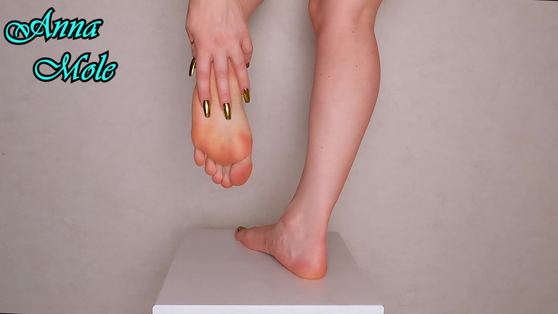 Anna Mole: 발바닥과 발바닥 맨발 송아지