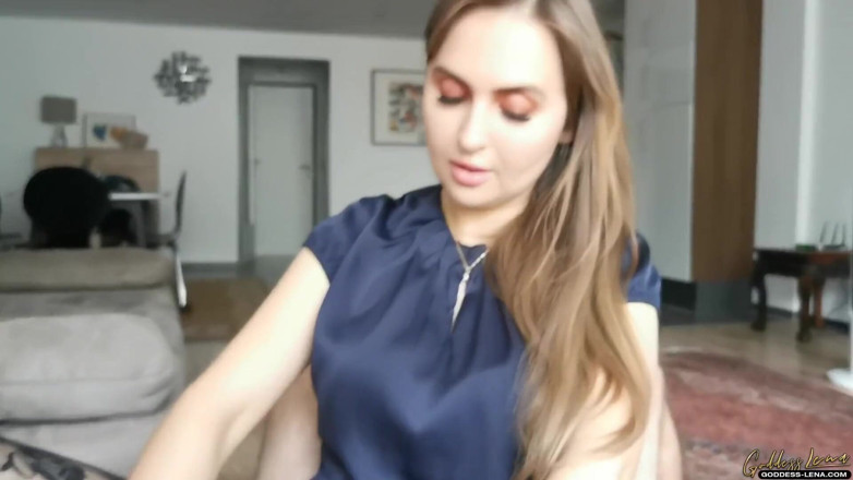 Goddess Lena: Çığlık atana kadar meme ucu işkencesi