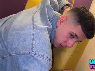 UncutTwinks: Genç all Amerikalı twink latin delikanlıyı prezervatifsiz sikiyor