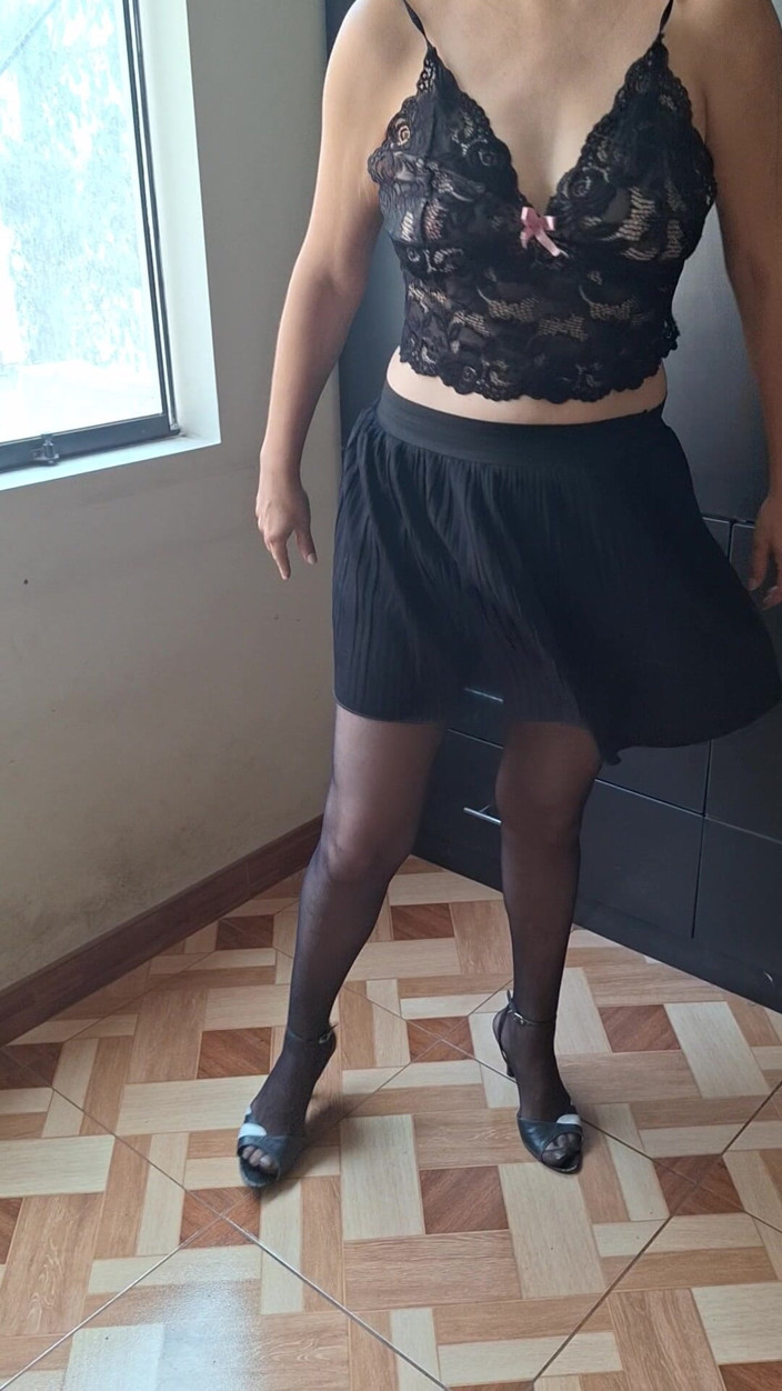 Agnes Swallow: Modeling My Outfit
