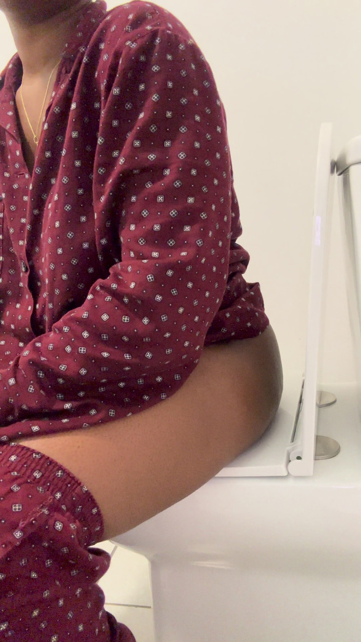 African Fart Queen: Toilet Farts
