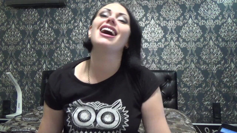 Goddess Misha Goldy: Соромиться збоченця, як ти