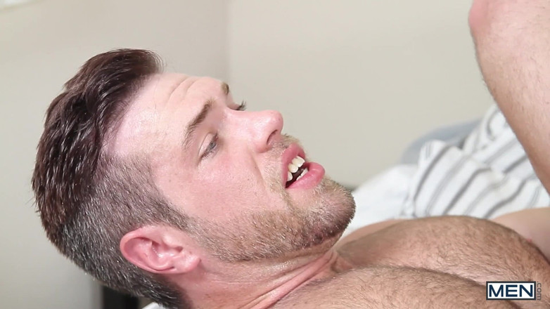 Men network: Hombres - Alex Mecum se corre escuchando a cole brunner hablando...