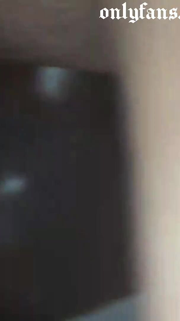 Miss weirdos: Cewek semok ini dientot habis-habisan sama besar pria kulit hitam...