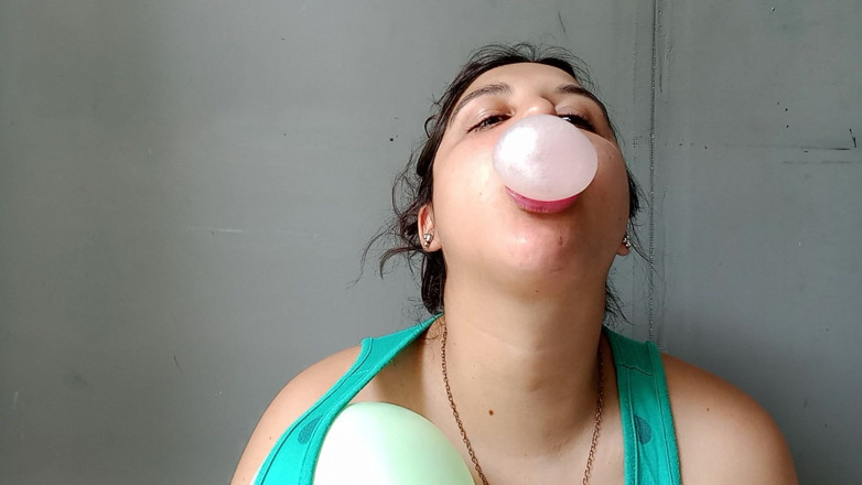 melu_world: Green Balloons and Pink Bubblegum Close up Blow - Bunny Looner