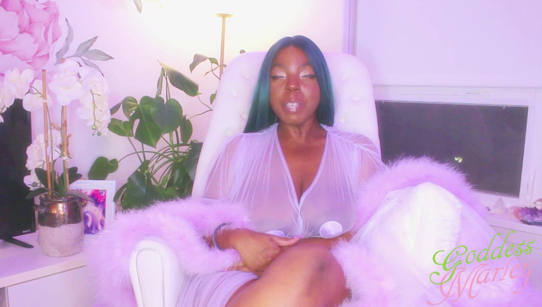 Goddess Marley: Lấy cho tôi cái này, mua cho tôi cái đó!