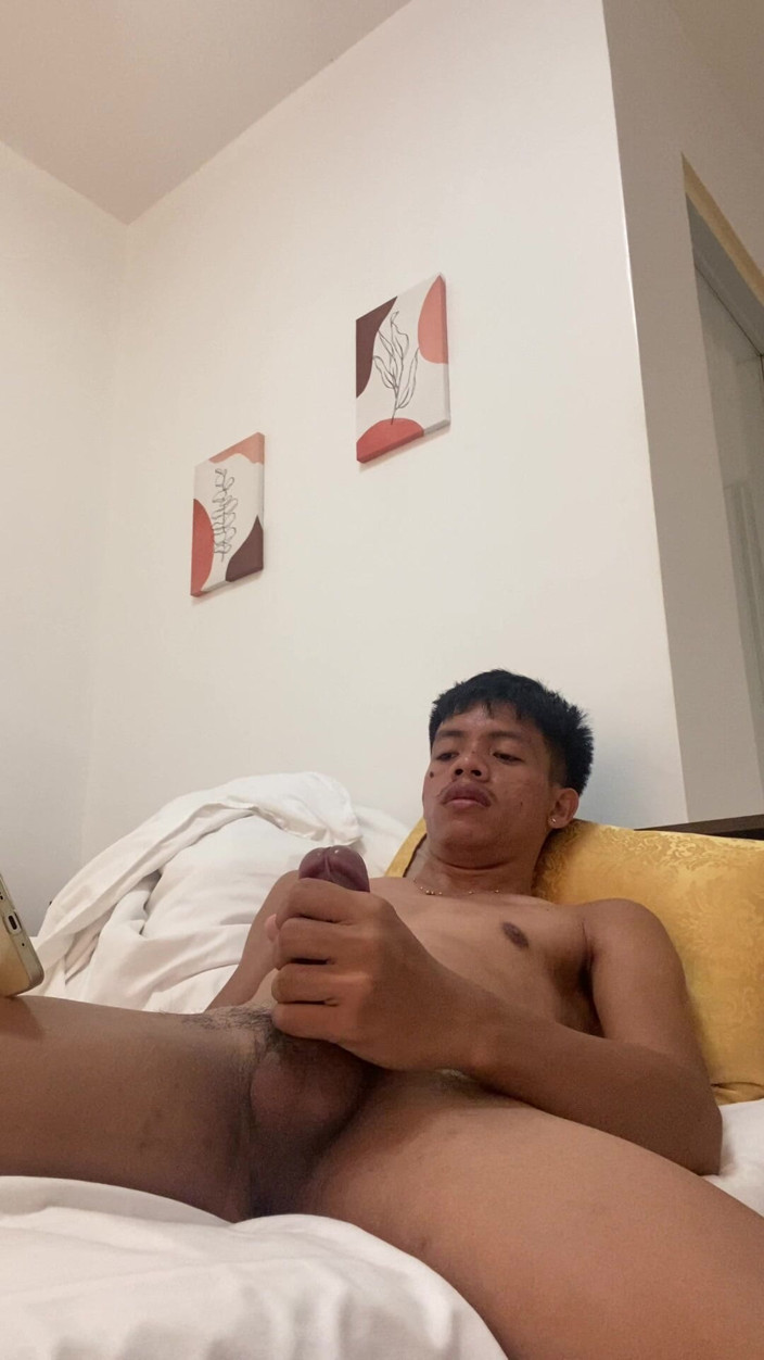 Jameson Official: Filipino Twink robi się twardy, szarpiąc się do wybuchowego wytrysku