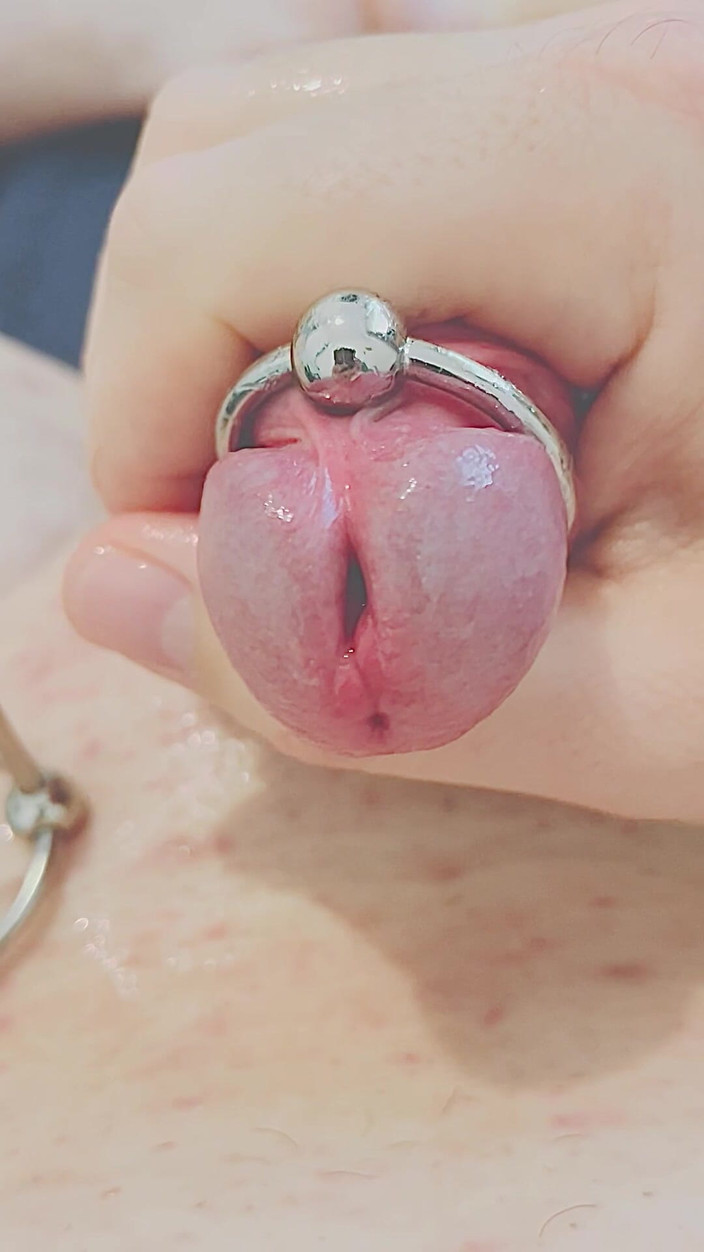 Solodu35x: Handjob and Urethral Dilation