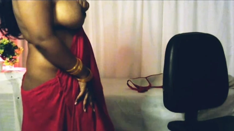 HotGirl21: Sexy Bhabhi Open Bra Nude Boobs Show