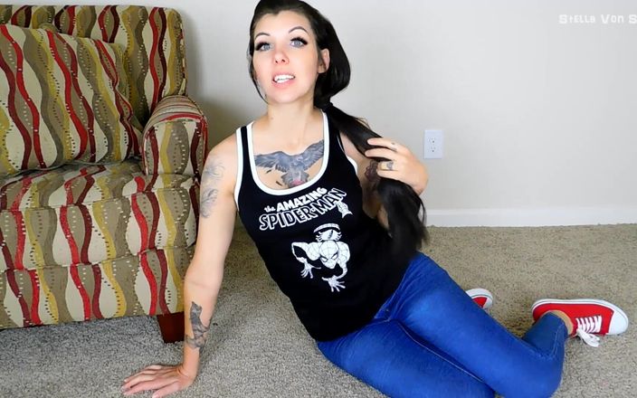 Stella Von Savage: Une geek devient coquine - pipe en POV