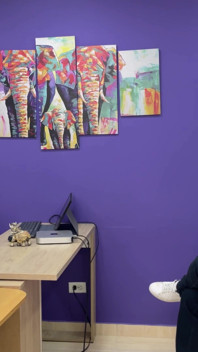 Directeur vangt studenten en doet mee aan een wild vvm-trio