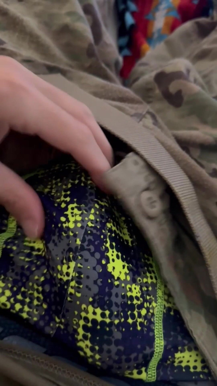 Gay Soldier Stuff: Lính lục quân Mỹ sục cu trong bộ đồng phục của...
