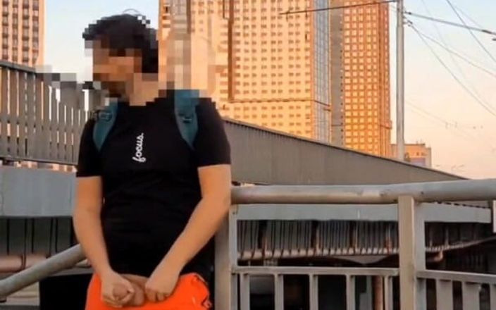 Wanker forever: Strada publică super sexy și riscantă Jerkoff. Aproape prinsă