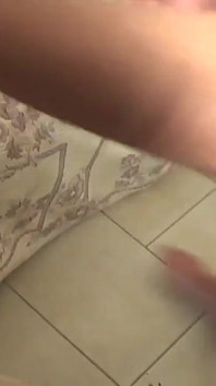 Sesso a casa con laura una milf troia italiana con i capelli dorati viene riempita nella figa e vuole la sua bocca piena