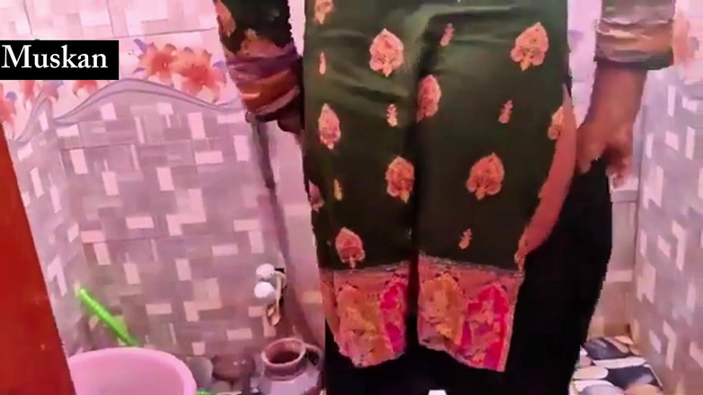 Muskan Rani: Desi flicka hemrengöring