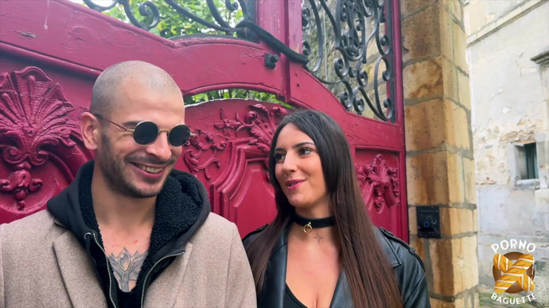 Porno Baguette: Vénus, garota gostosa, adora ser o dia todo