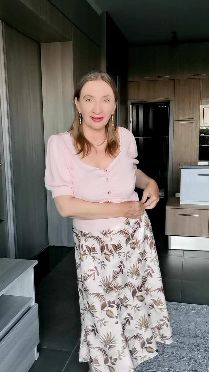 MariaOld: Büyük memeli nine pembeyle azdırıyor