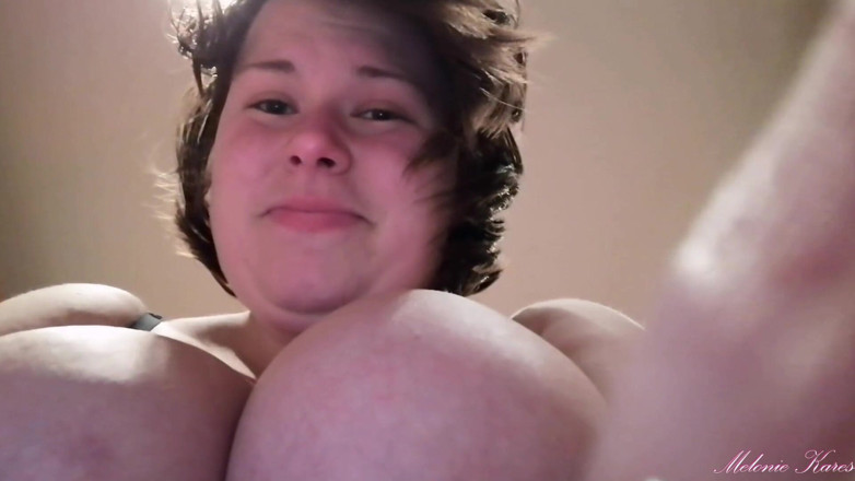 Melonie Kares: ยักษ์หญิงใจดี ดื่มยาขยายตัว BBW POV