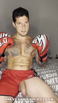 Gay Boxing with a Big Cock!!