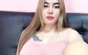 Wanita Toket Besar Masturbasi Dengan Dildo